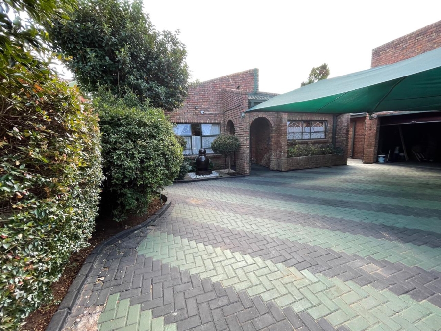 4 Bedroom Property for Sale in Riebeeckstad Free State